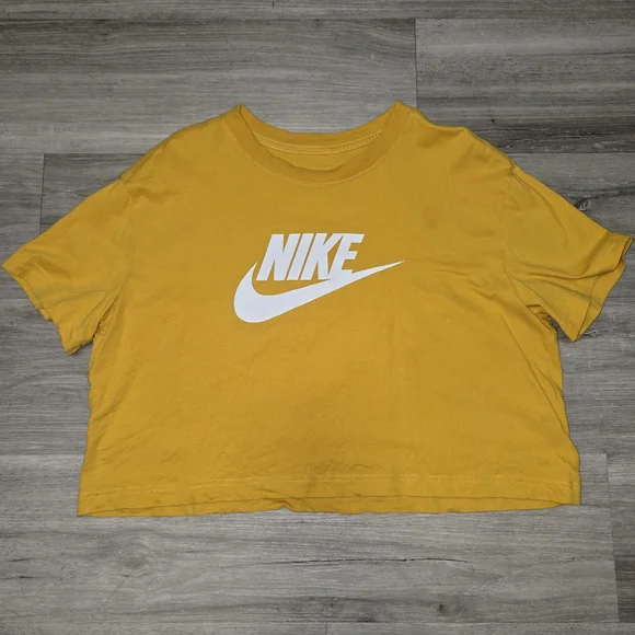 Lot Of 4 Nike Womens Loose Fit Crop T-Shirts Sz L - Picture 4 of 5